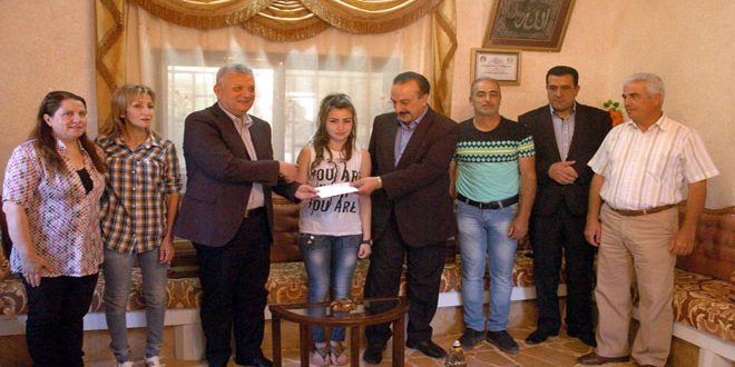 تكريم لاعبة منتخب سورية لألعاب القوى لوريس دنون لفوزها ببطولة آسيا للناشئات