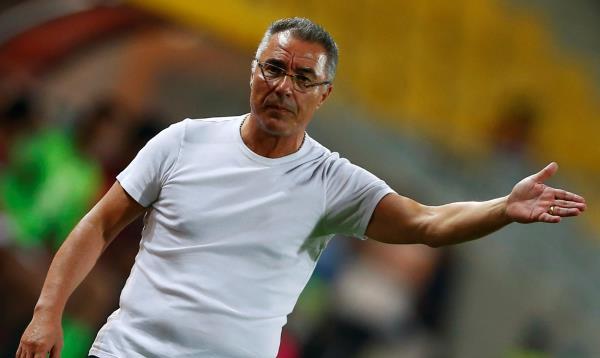 إيناسيو ينفي استقالته من تدريب الزمالك